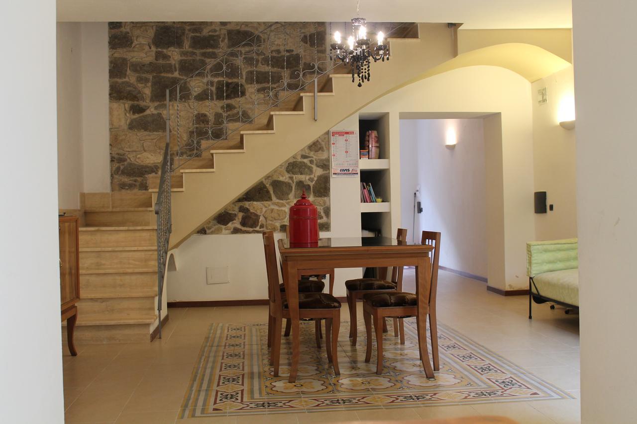 B&B Danonna Ittiri エクステリア 写真
